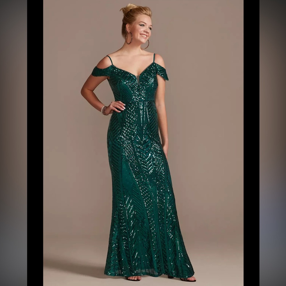 Elegant Green Sequin Maxi Dress